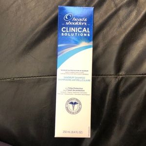 Head and shoulders clinical solutions shampoo